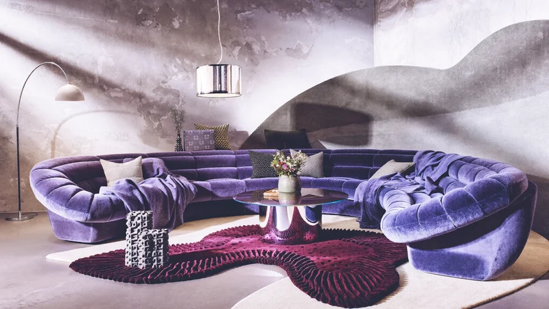 Illustrazione di un interno con arredi concept in atmosfera editoriale